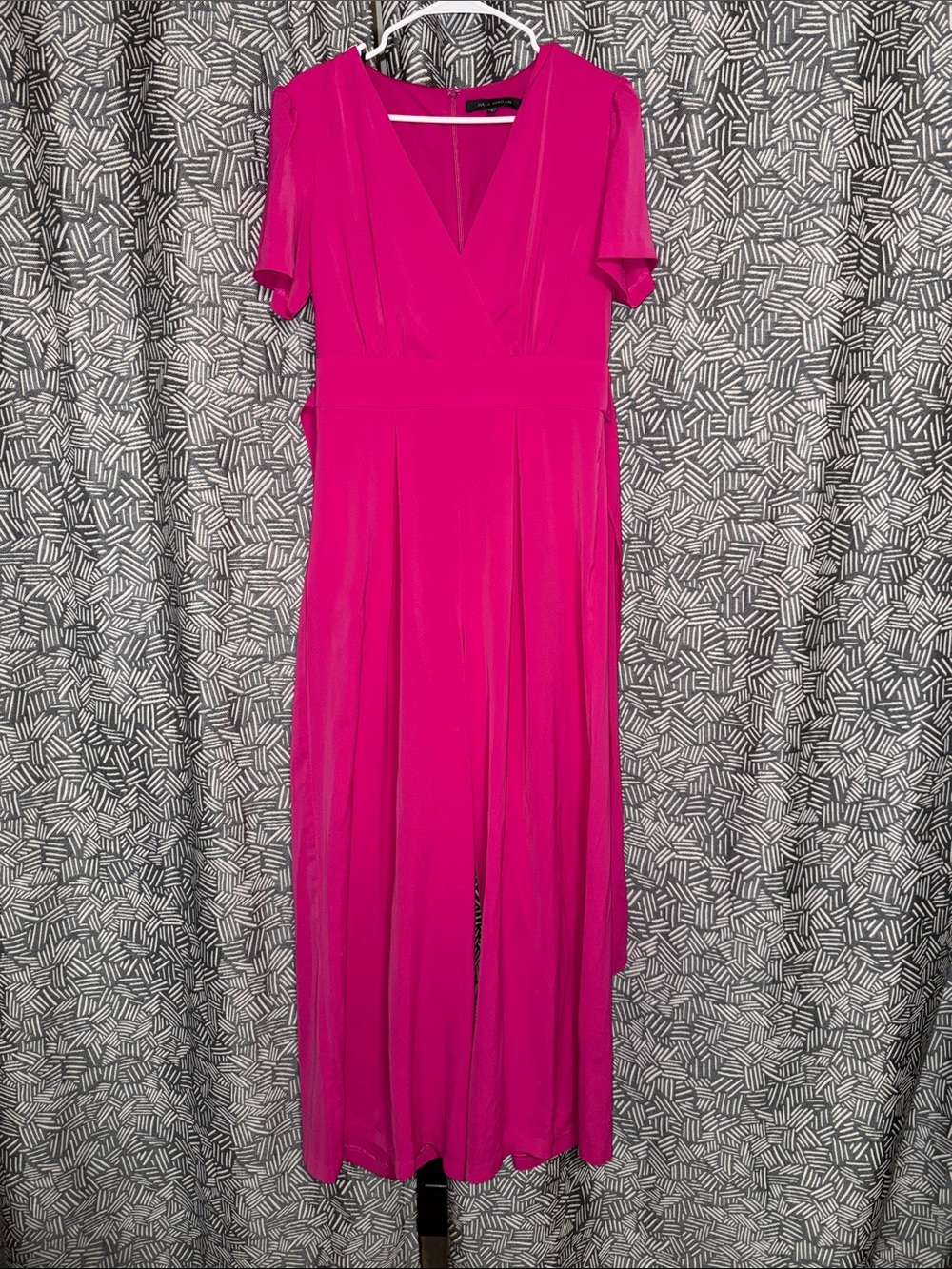 julia jordan Fuchsia V-Neck Jumpsuit with Flutter Sleeves